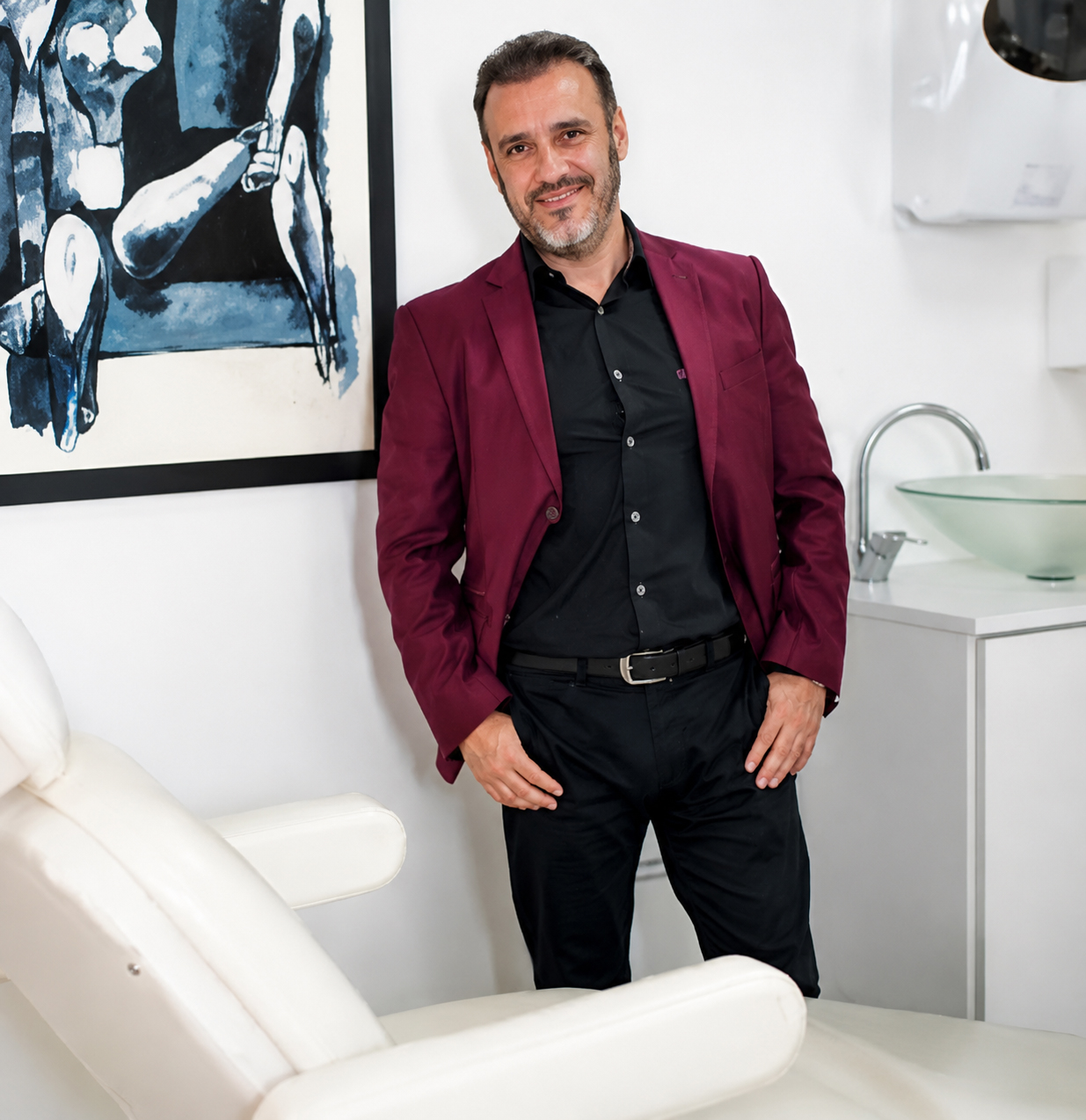 Dr. Luis Jaramillo Rojas, cirujano plástico